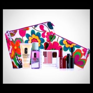 💞 Clinique 2pc Make-up bag set 💞